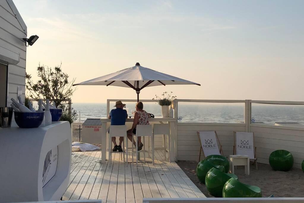 ZeeZonZand Koksijde Buitenkant foto